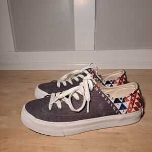 Inkkas Low-Top Canvas Sneakers – Tribal Print – Women’s 6 / EUR 37